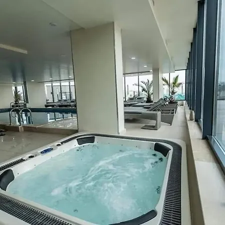 Alezzi Luxury Apartament Prima Linie La Mare Apartamento Năvodari